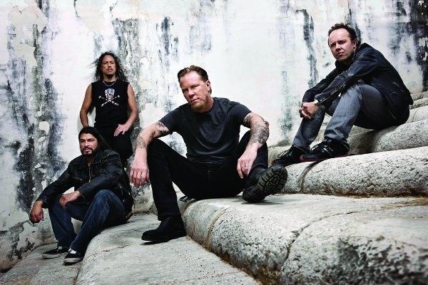 Die harten Boys ganz verträumt. Metallica nimmt spätestens seit dem auf MTV ausgeschlachteten Band-Therapeuten-Besuch keiner mehr die harte Tour ab.